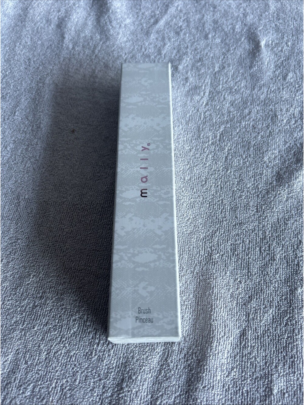 Mally Brush Pinceau Full Size Foundation Powder Brush White/Silver 7in.
